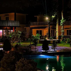 Resort Haze Woods Vaduvanchal